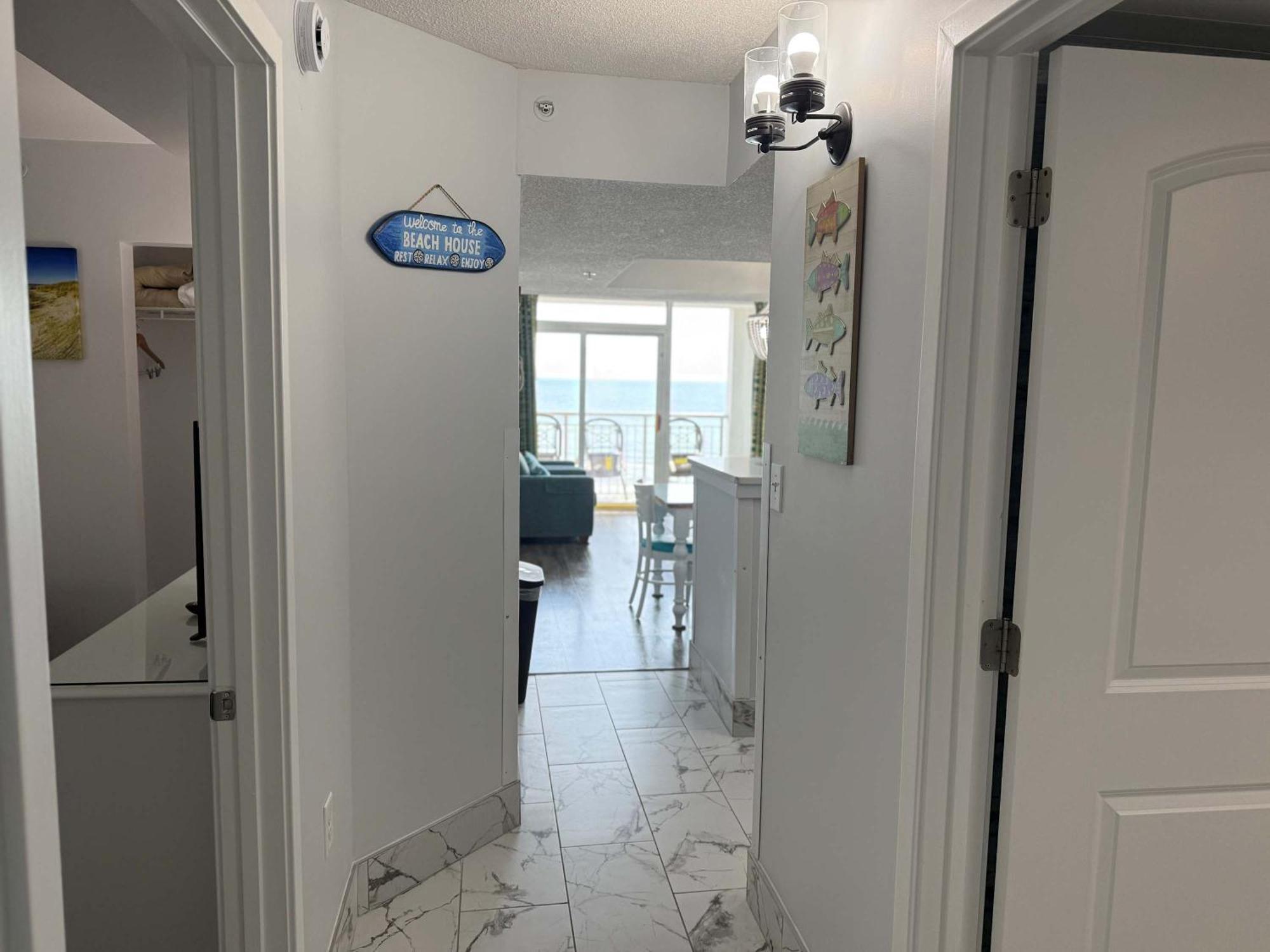 Holiday home New Oceanfront 2br2ba - Camelot 411