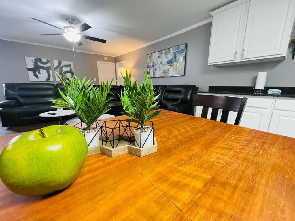 Apartment #5 Awesome 3 Bedroom Minutes From The Myrtle Beach