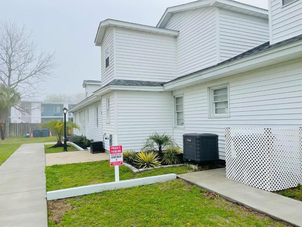 Apartment #5 Awesome 3 Bedroom Minutes From The Myrtle Beach