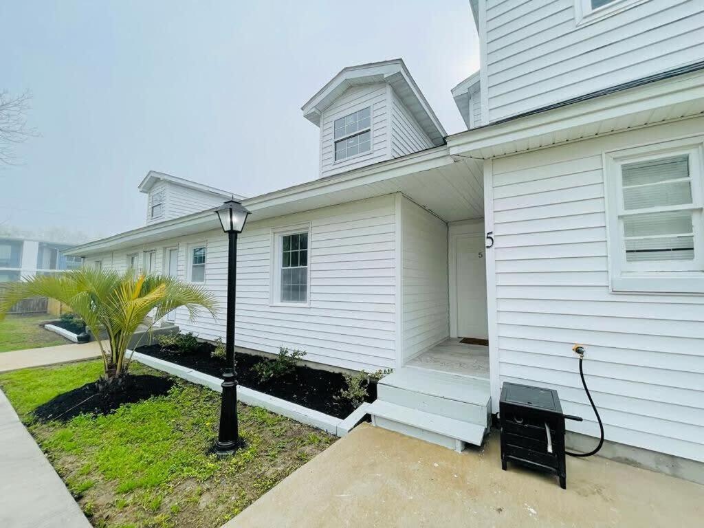 #5 Awesome 3 Bedroom Minutes From The Myrtle Beach