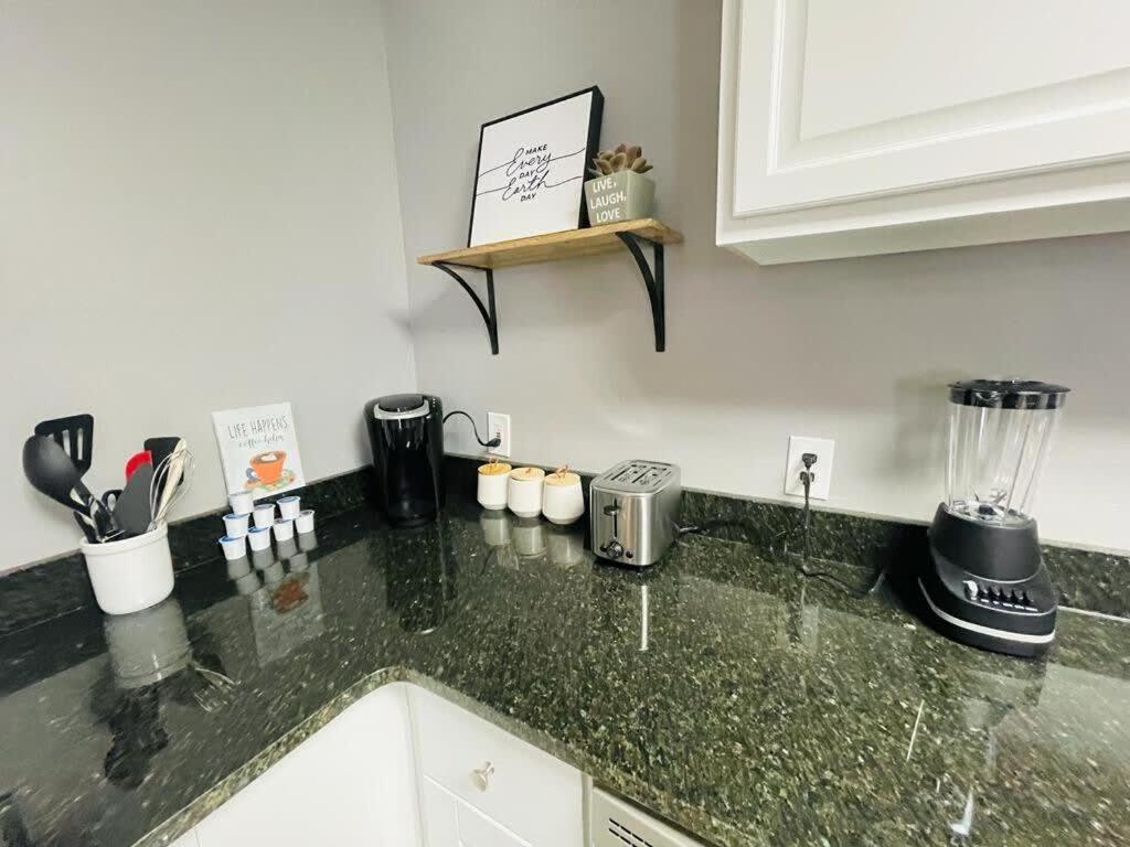 #5 Awesome 3 Bedroom Minutes From The * Myrtle Beach