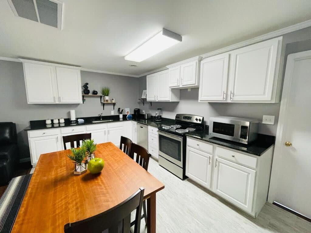 #5 Awesome 3 Bedroom Minutes From The Apartment Myrtle Beach