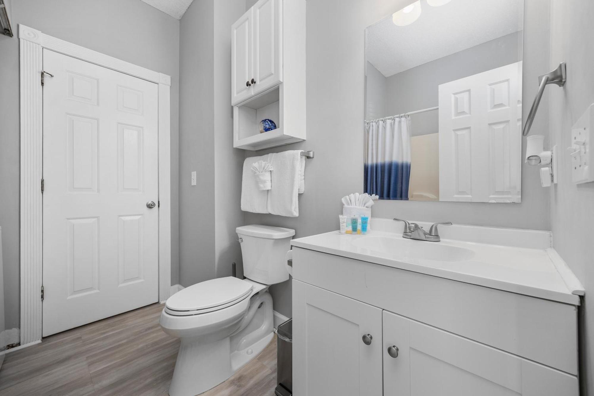 Cozy 1 Bedroom In Myrtlewood ,sleeps 4! Holiday home