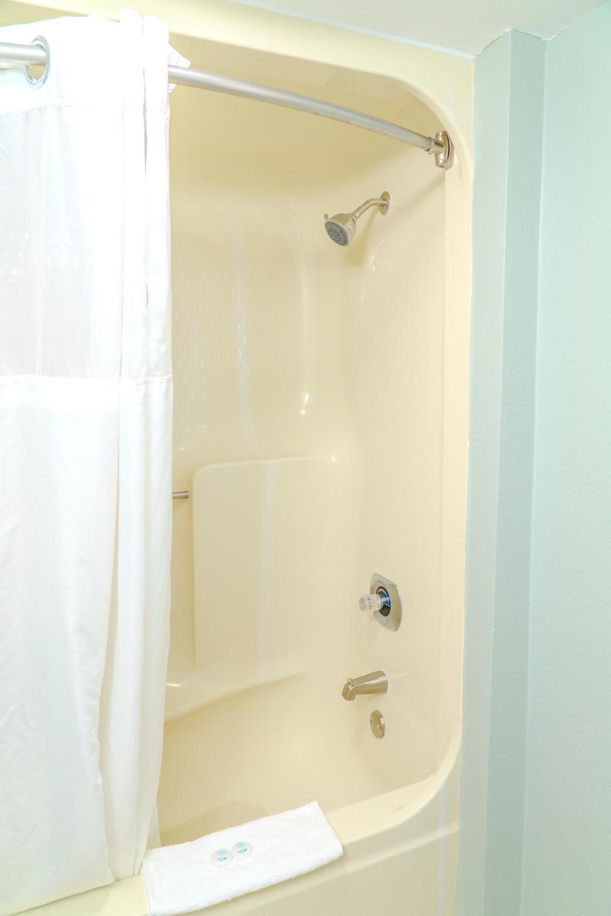 Oceanfront 1br Suite! Perfect For 8 Guests!- Pinnacle Tower 1456 Myrtle Beach