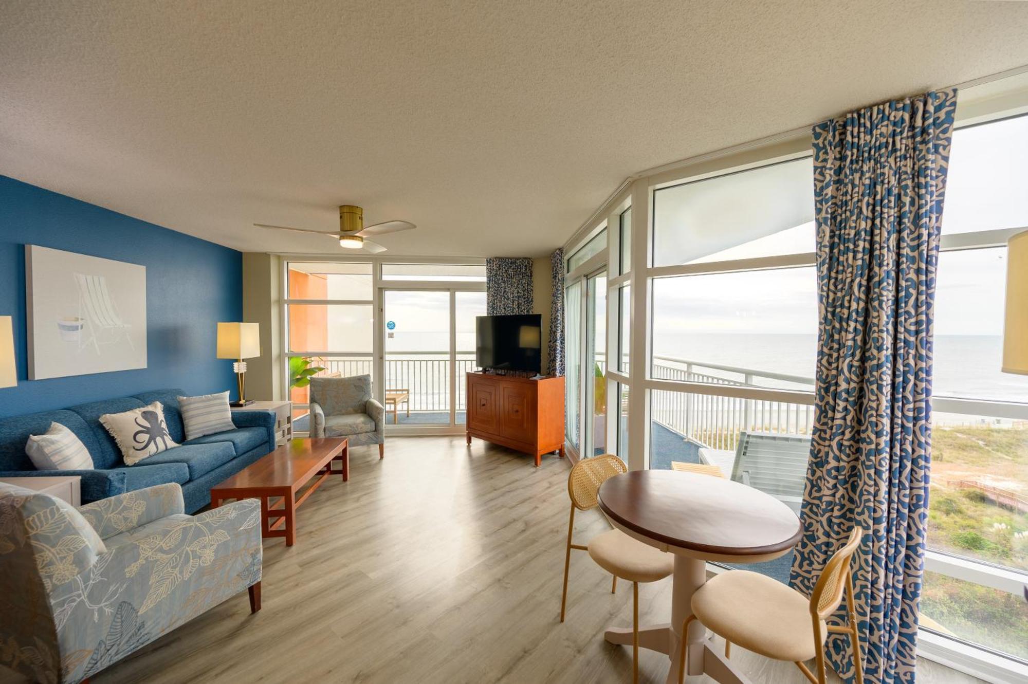 Oceanfront With Waterpark Included In Price *