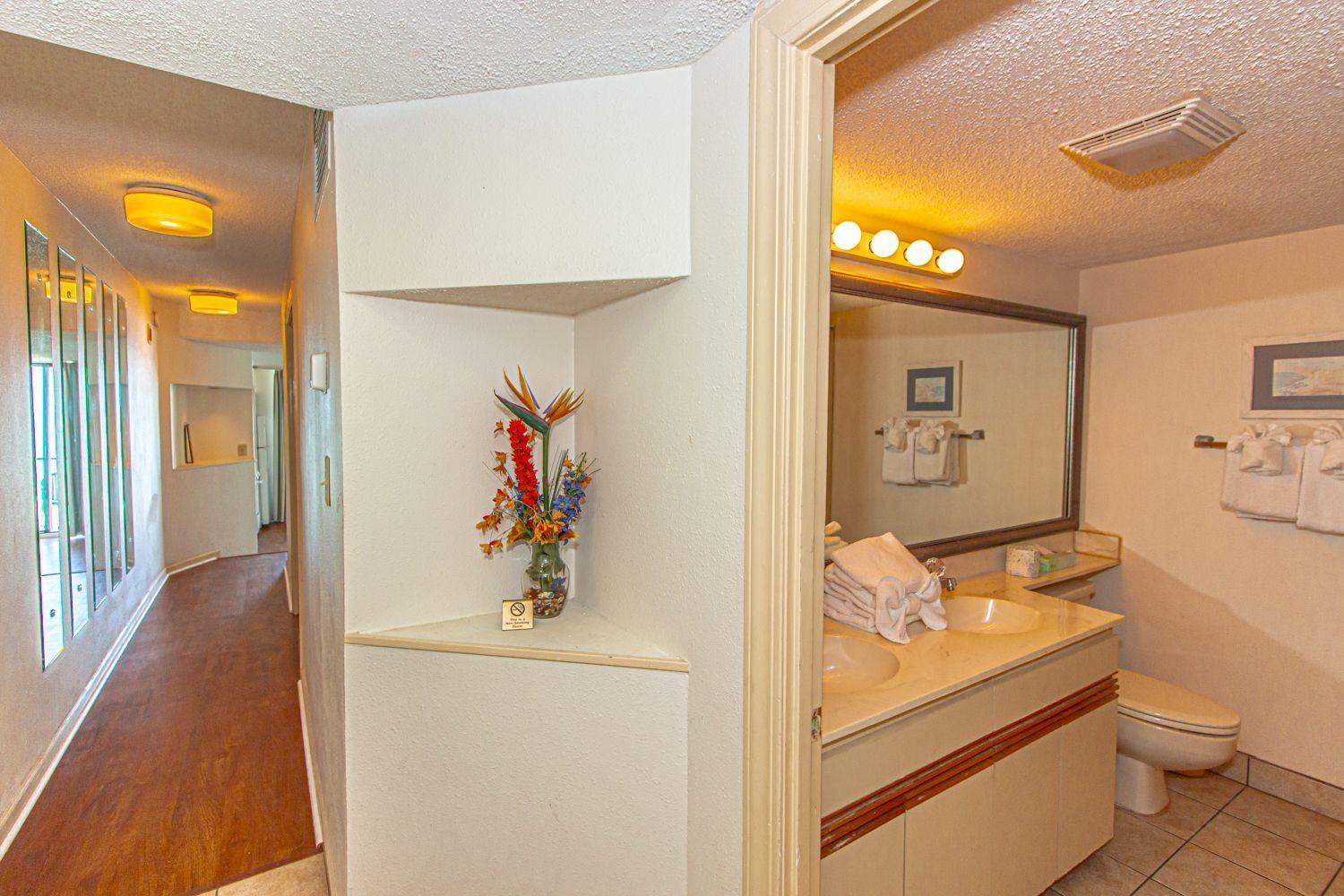 Colony 403 Apartment *