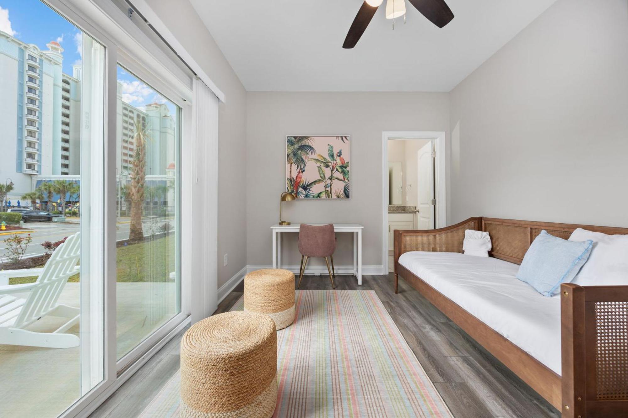Holiday home Ace Basin - Across From Ocean - Pet Friendly Myrtle Beach