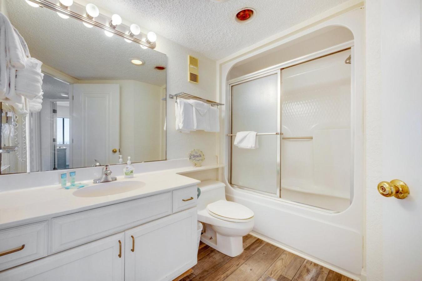 Holiday home 6 Bedroom Oceanfront With Indoor And Outdoor Pools Myrtle Beach