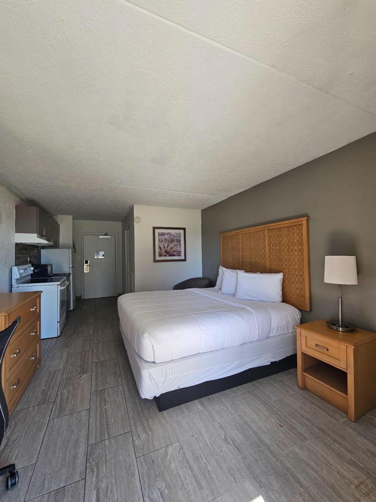 Southern Breeze Ocean Front Hotel