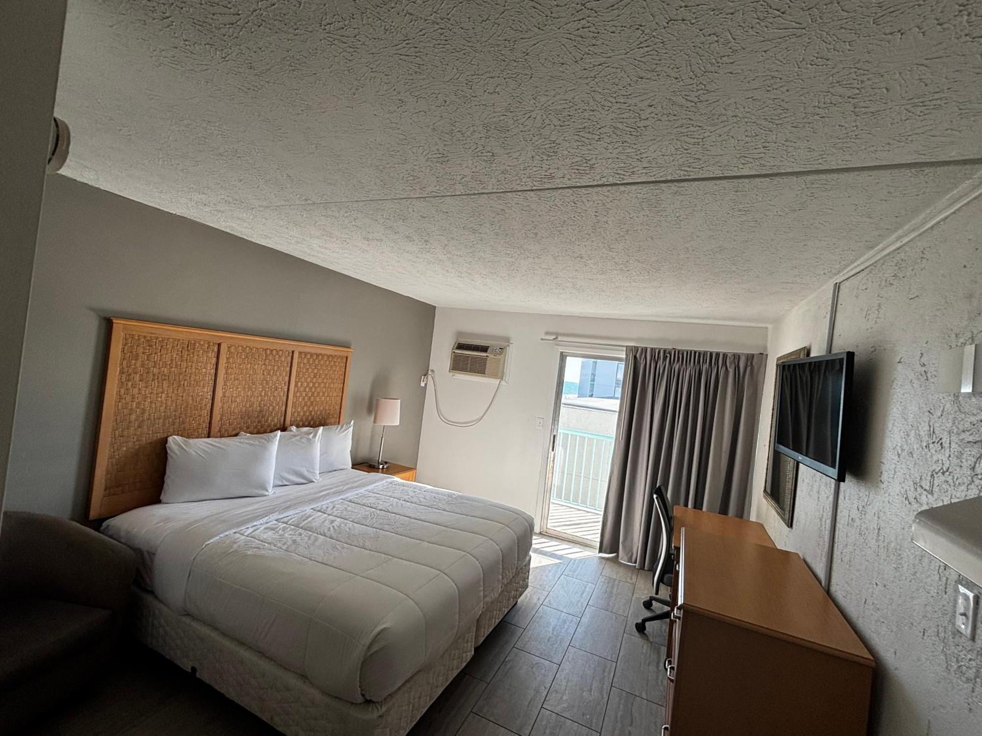 Southern Breeze Ocean Front Hotel 3*
