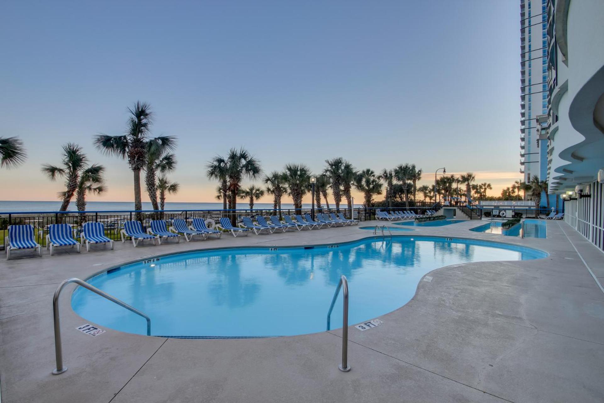 Stunning Oceanfront W Jetted Tub! B 733 Apartment