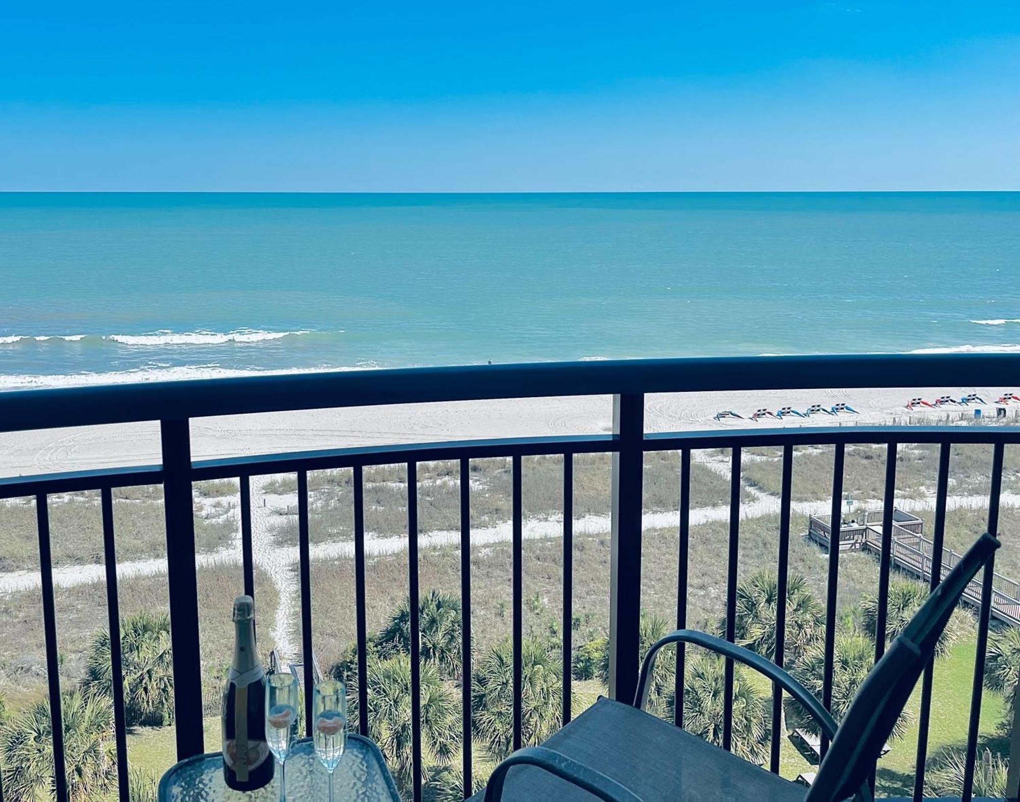 Stunning Oceanfront W Jetted Tub! B 733 Myrtle Beach