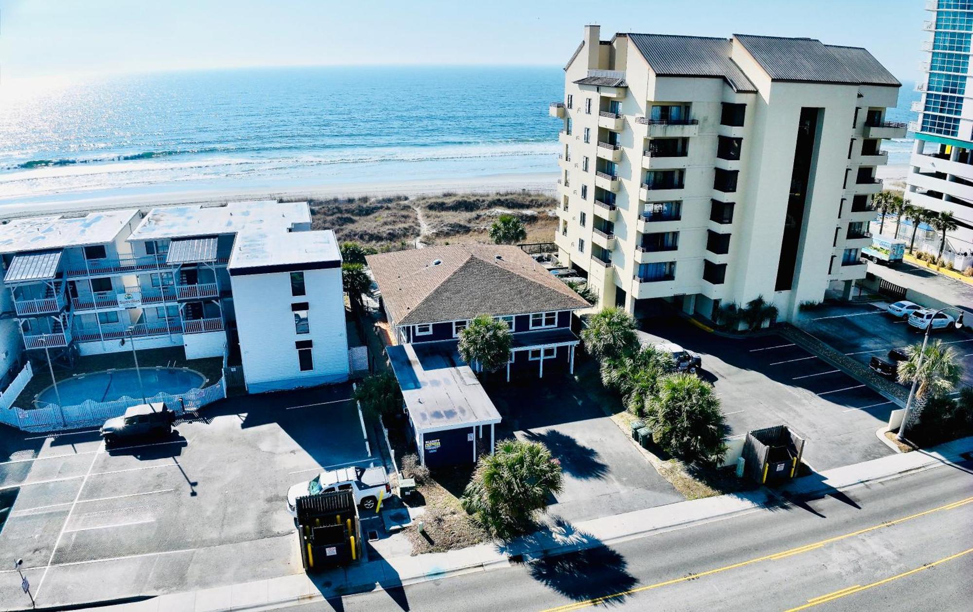 Oceanfront, Centrally Located, Huge 5k Sq Ft W Huge Private Pool, Hot Tub, & Gameroom *