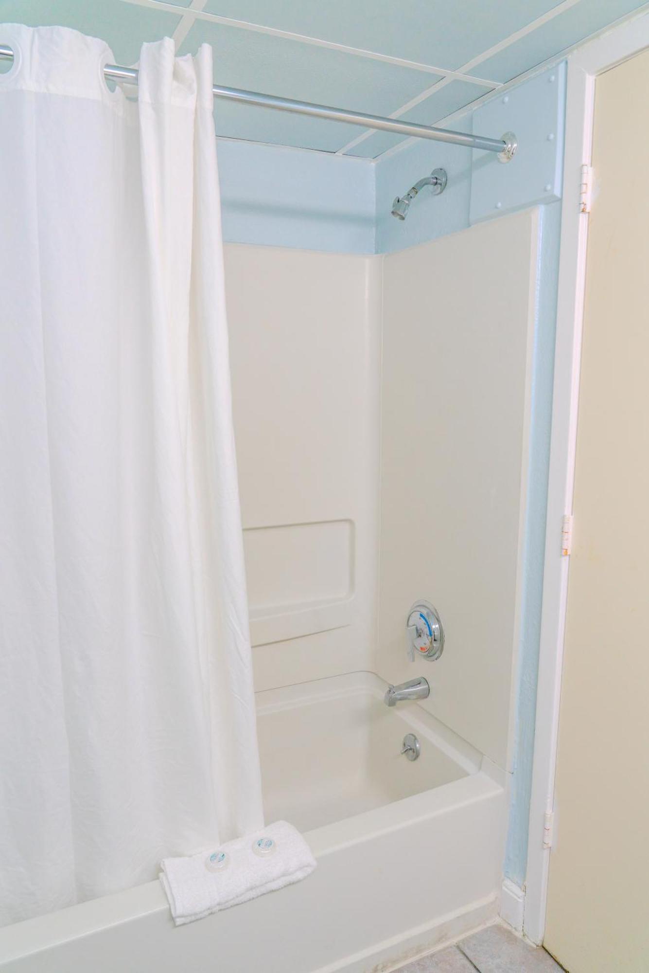 Gorgeous Ocean Views! Double Queen Sea Mist Suite! Sleeps 4! 50802 Myrtle Beach