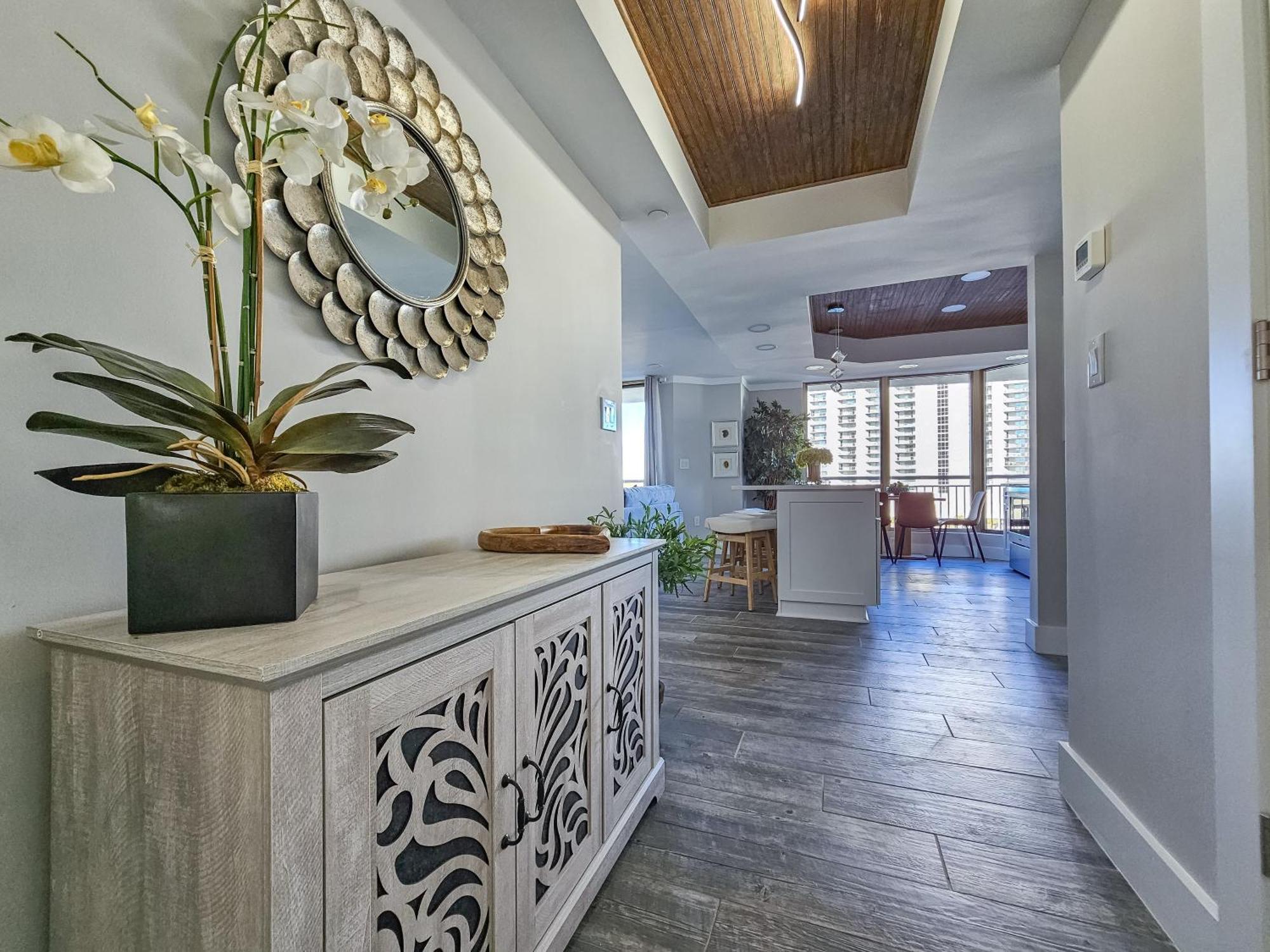 Superbly Updated Ocean View Condo, 303 Brighton, Full Access Apartment