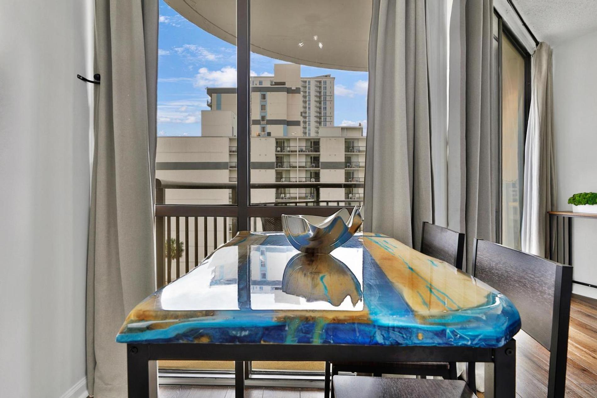 Memorable Sunrises At Meridian Plaza By Wavecrest Beach Vacations Holiday home