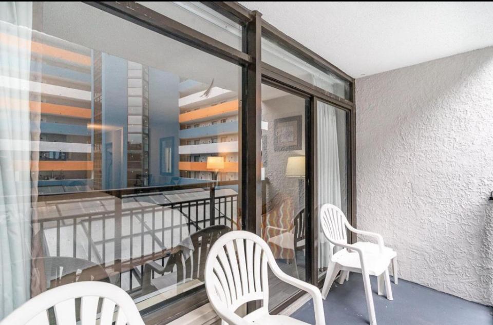 Landmark Resort Courtyard Balcony Hotel