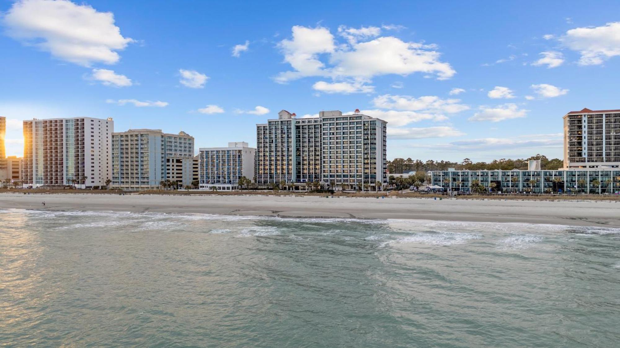 Apartment Family-friendly Oceanfront At Compass Cove In Myrtle