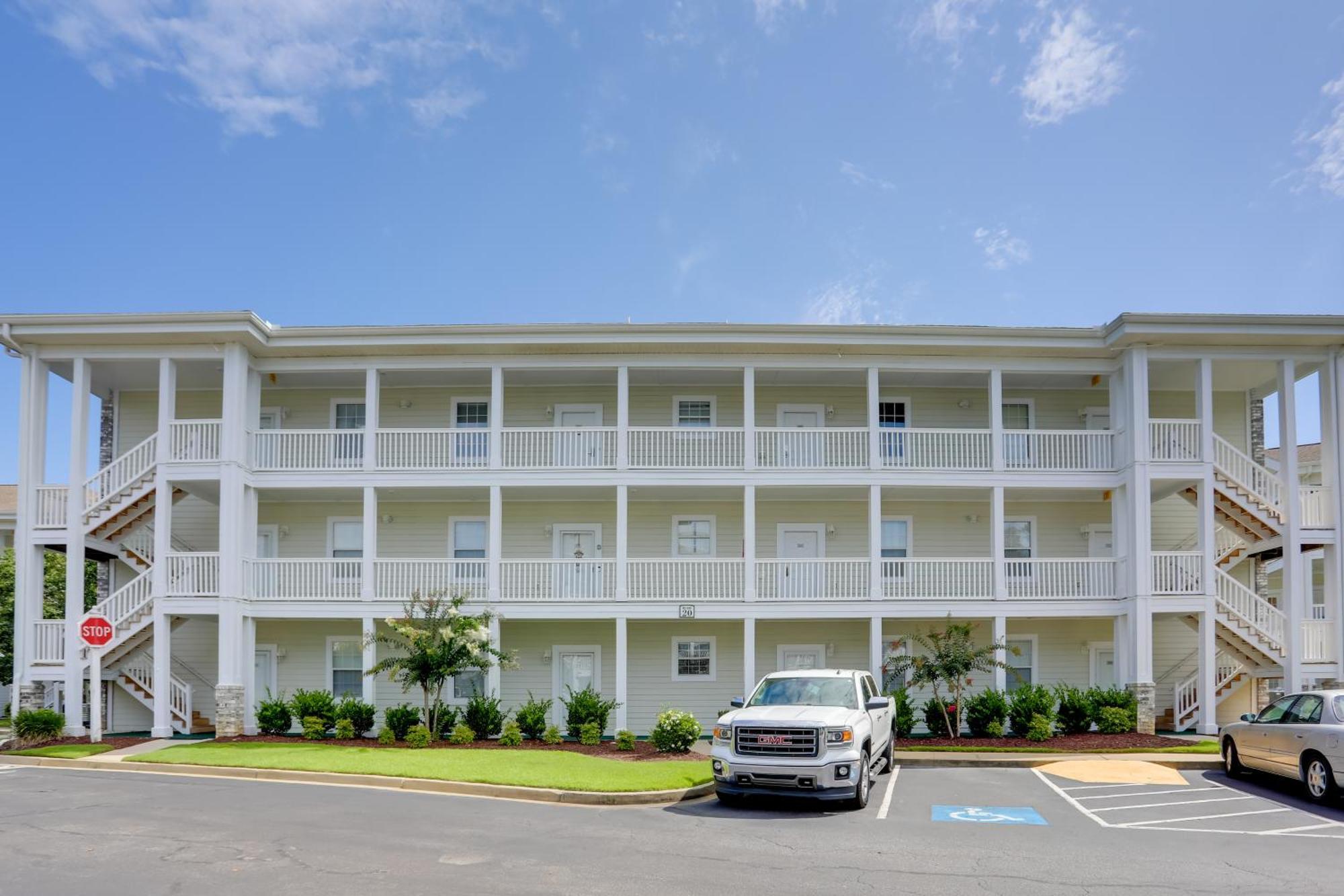 Myrtle With Community Pool Views! Myrtle Beach