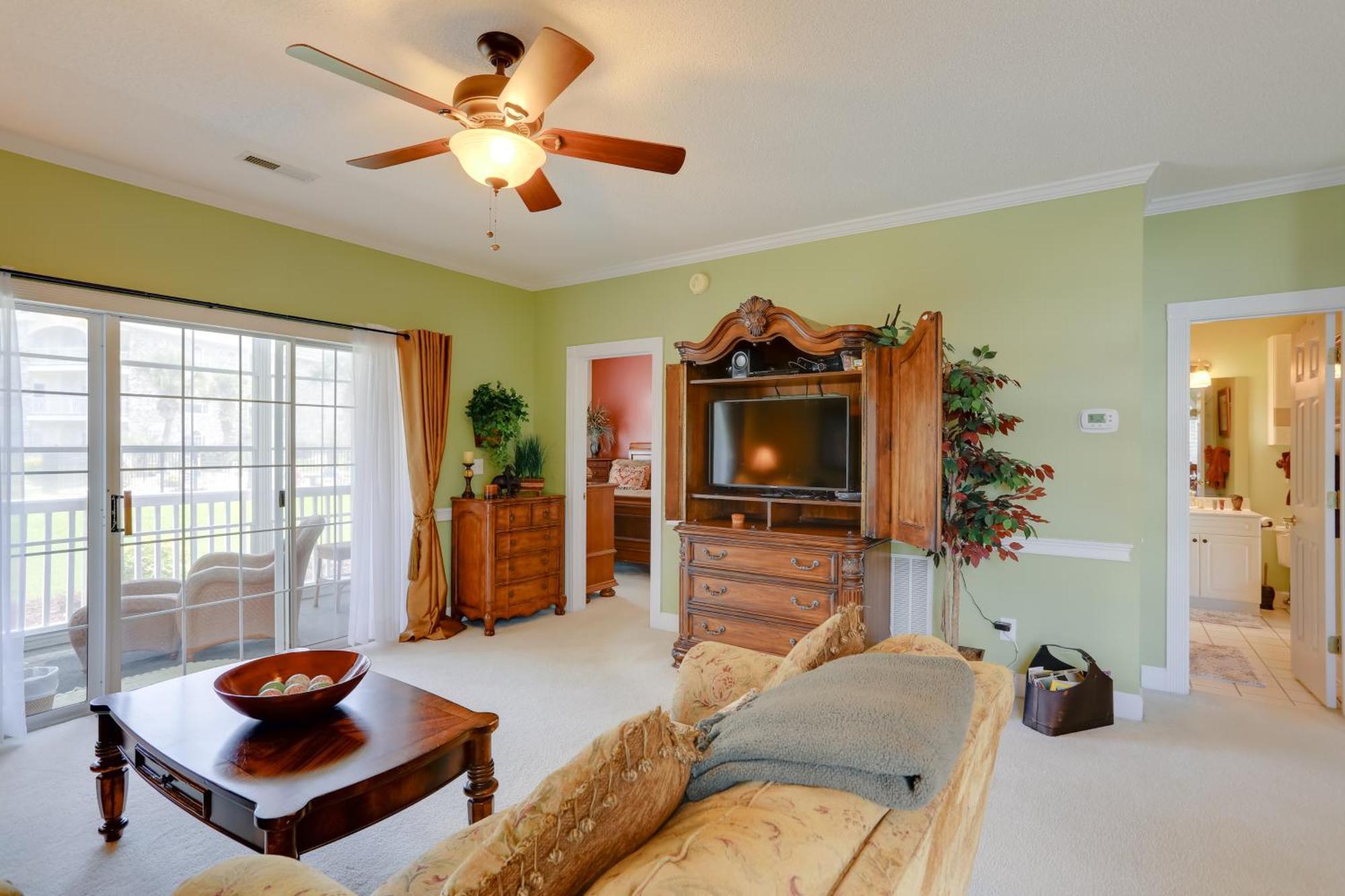 Apartment Myrtle With Community Pool Views! *