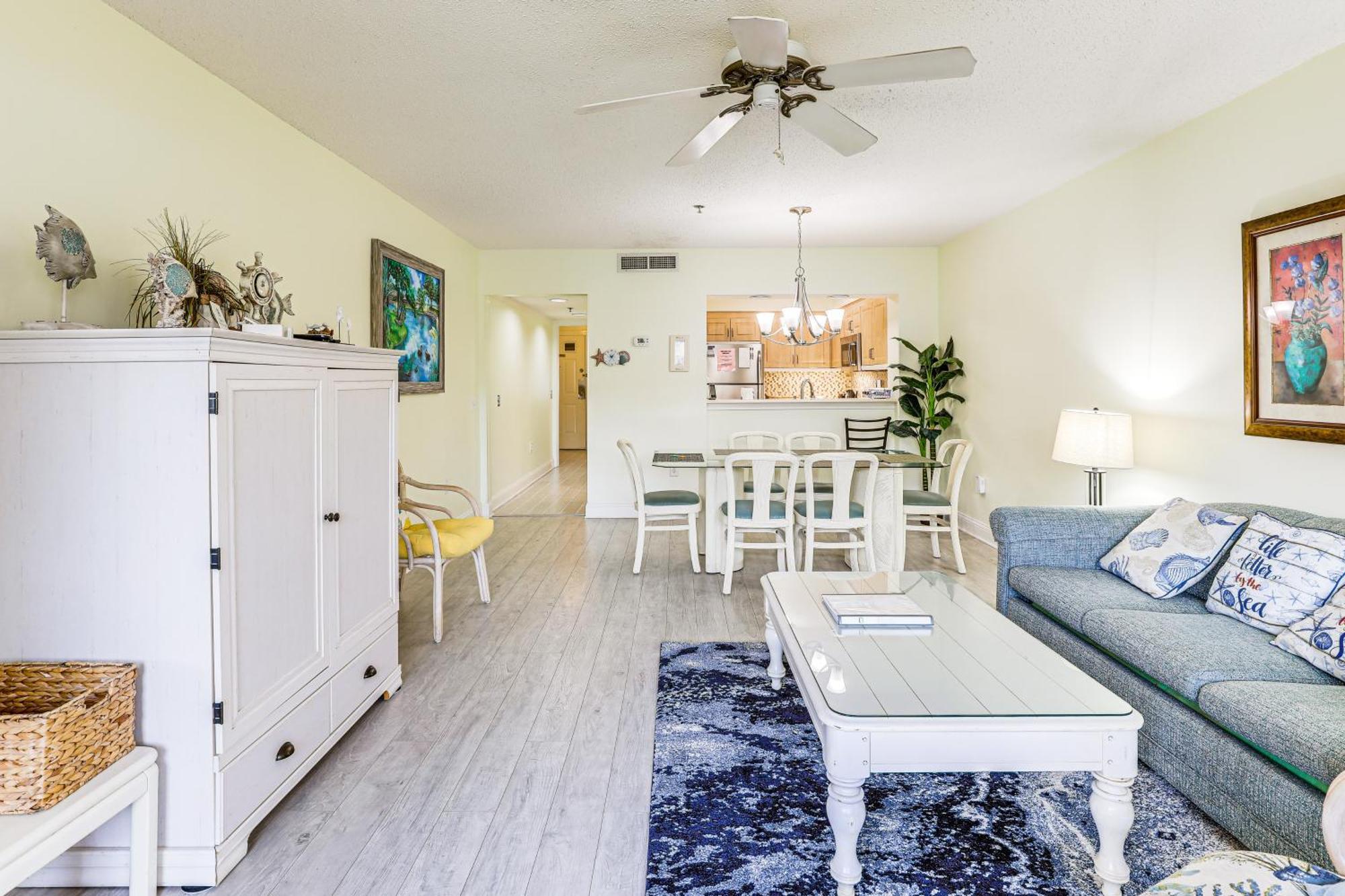 Apartment Beautiful Lakefront Short Walk To Beach! Myrtle Beach