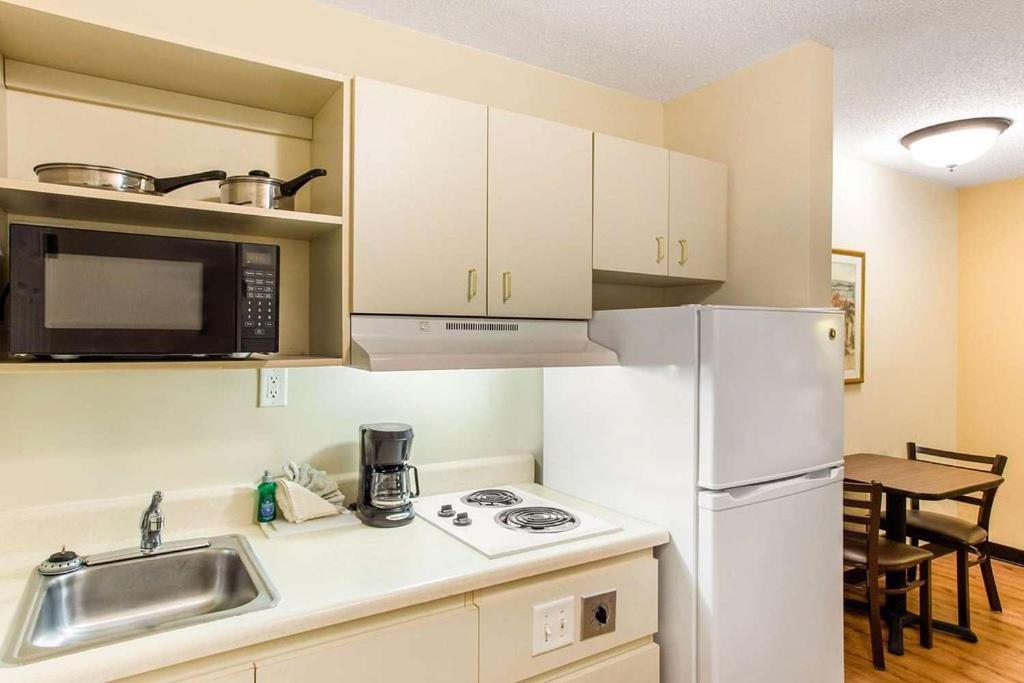 Hotel 6 Myrtle 4*
