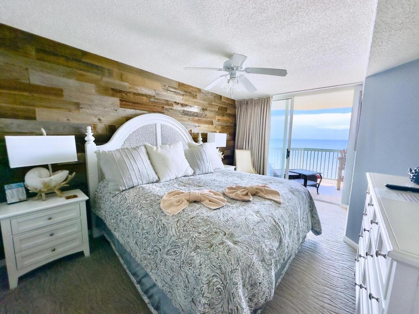 Ashworth 1001 Apartment