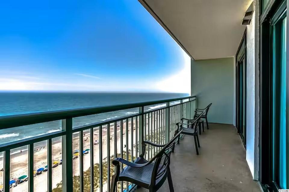 Luxury 2br 2 Ba Beachfront *