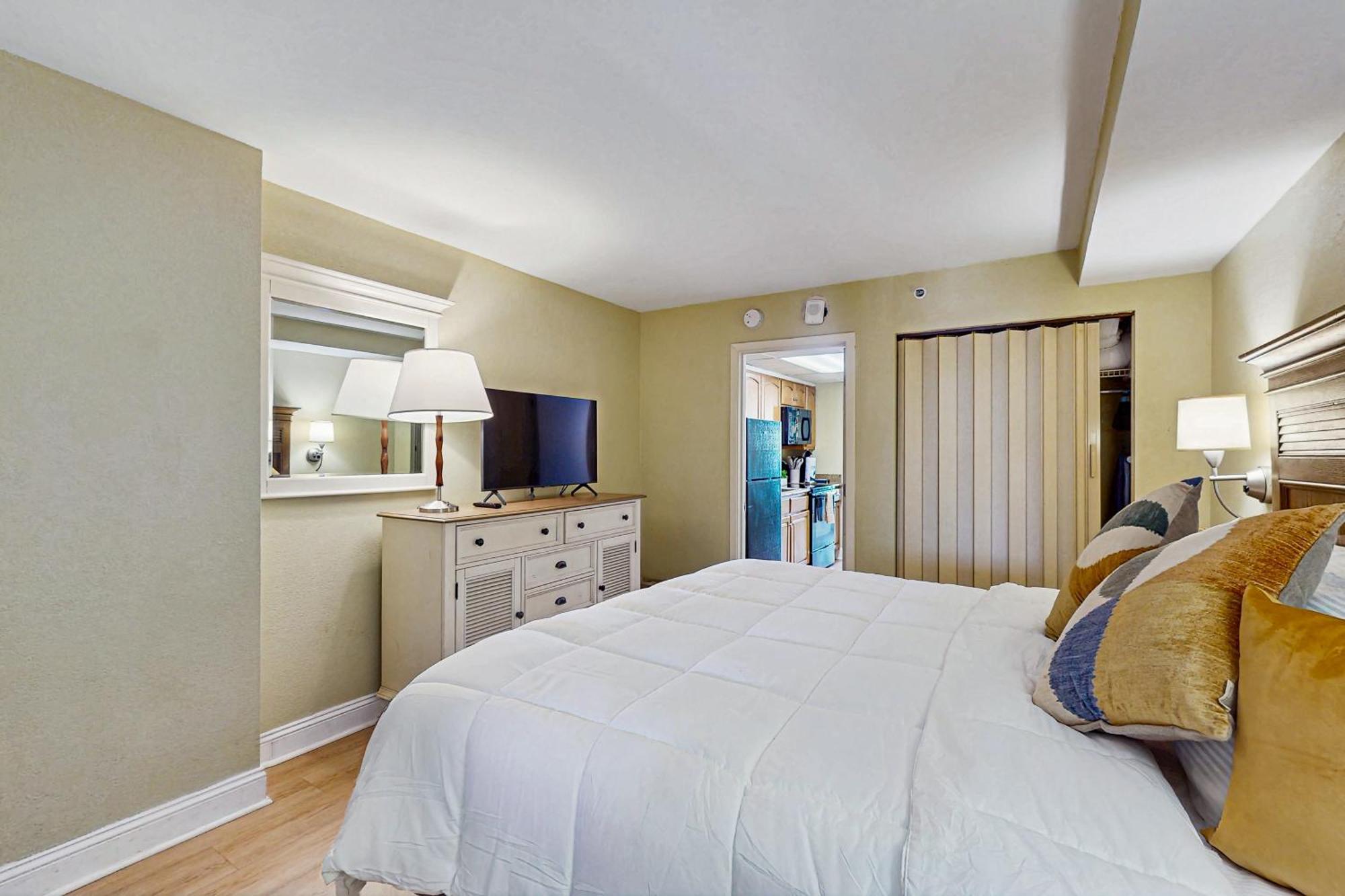 Oceanfront Paradise Apartment
