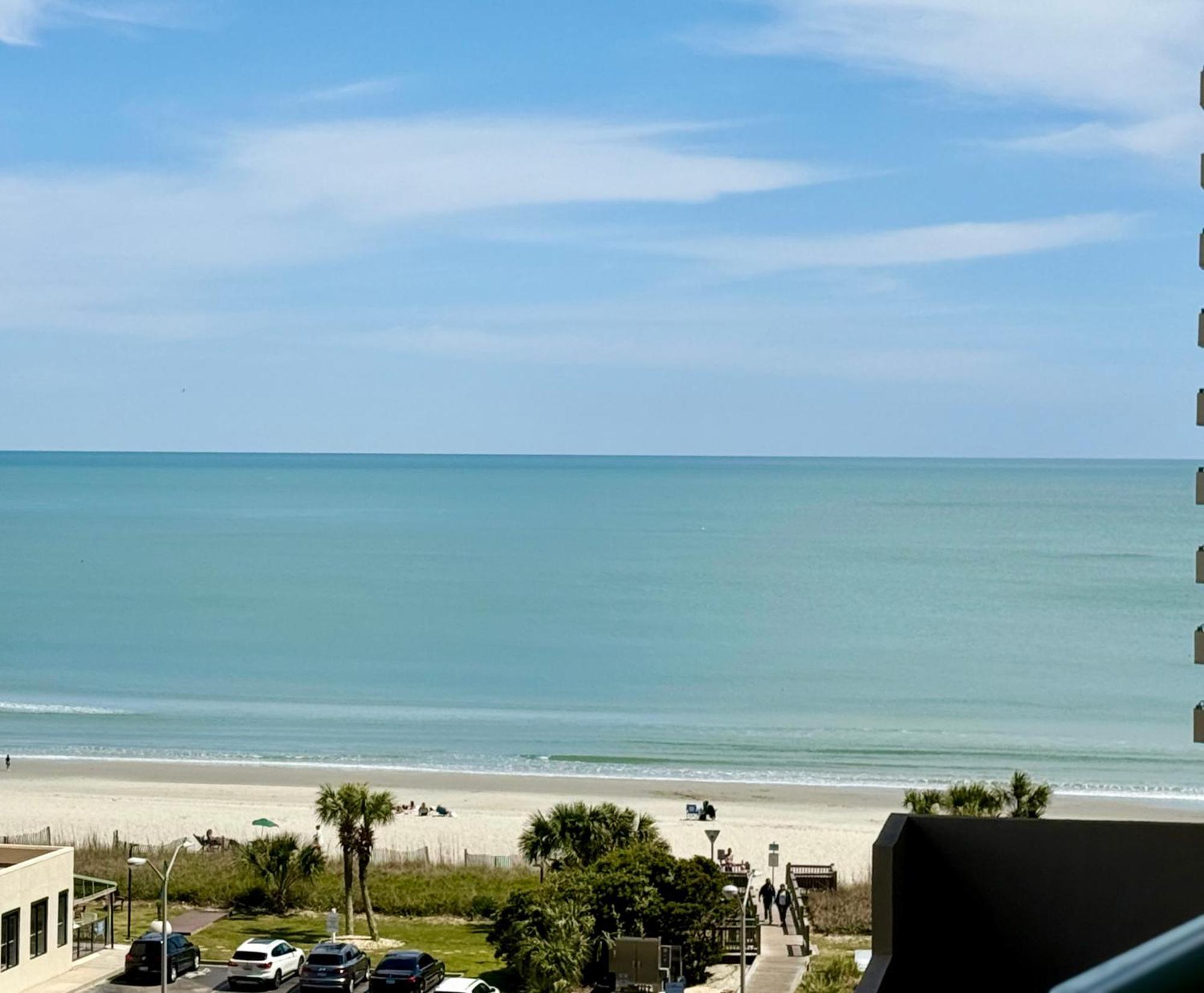Apartment Wow! Oceanview 3 Bedroom Condo! Pool & Private Balcony