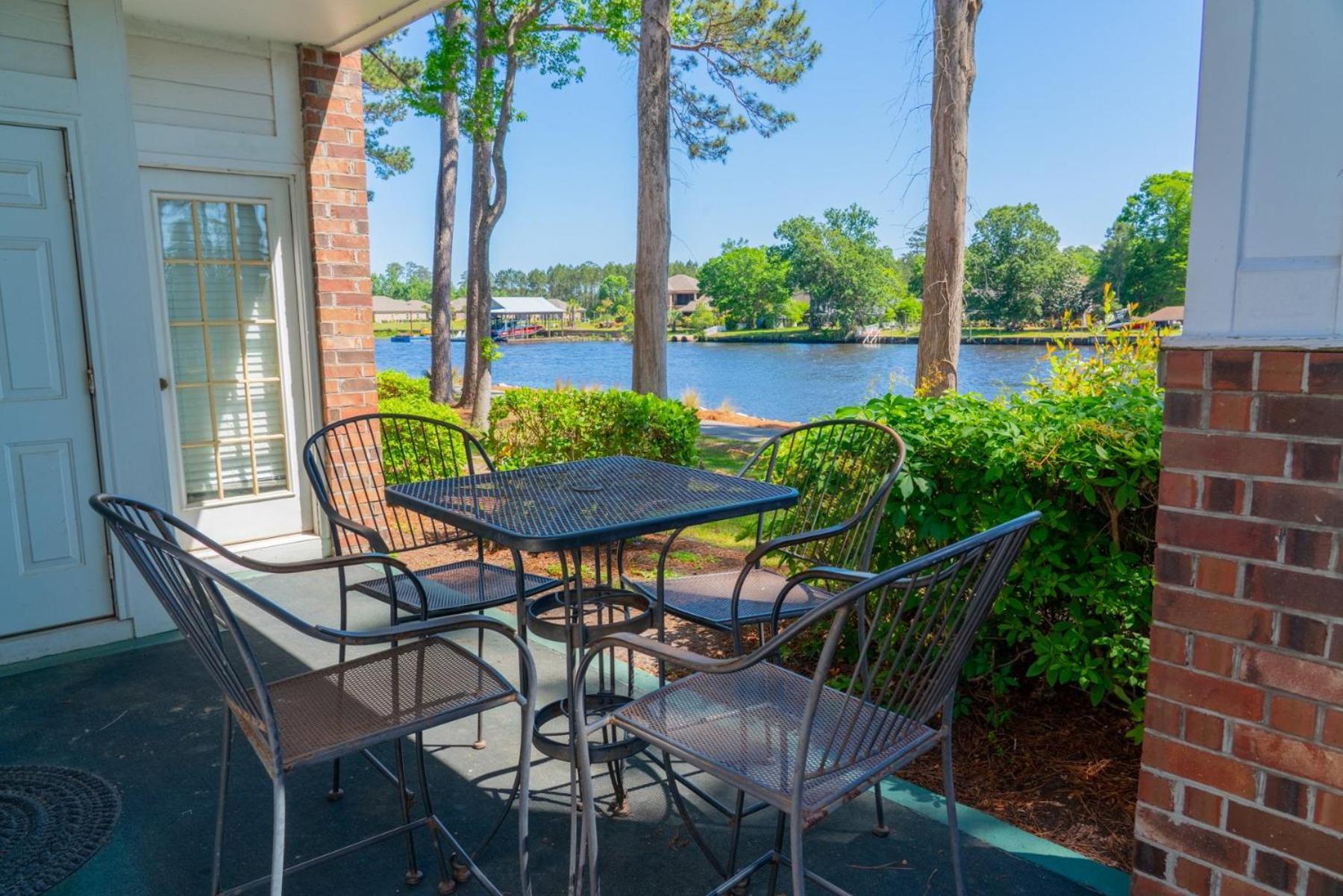 Ground Floor 2 Bed 2 Bath Riverwalk At Arrowhead Country Club Unit 104 Holiday home