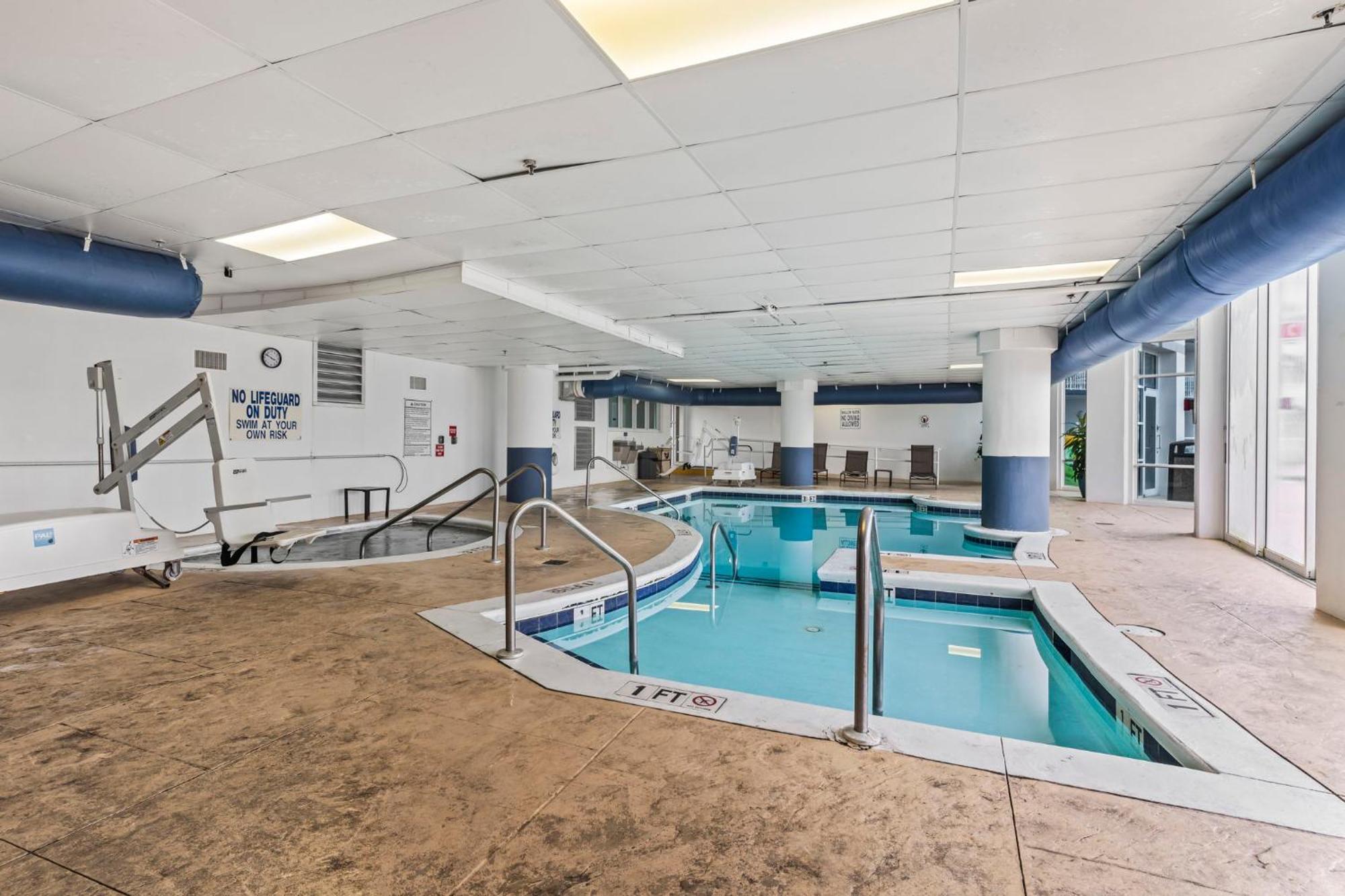 Horizon At 77th ~ Sleeps 8 ~ 2b/2b ~ Steps To Ocean Apartment
