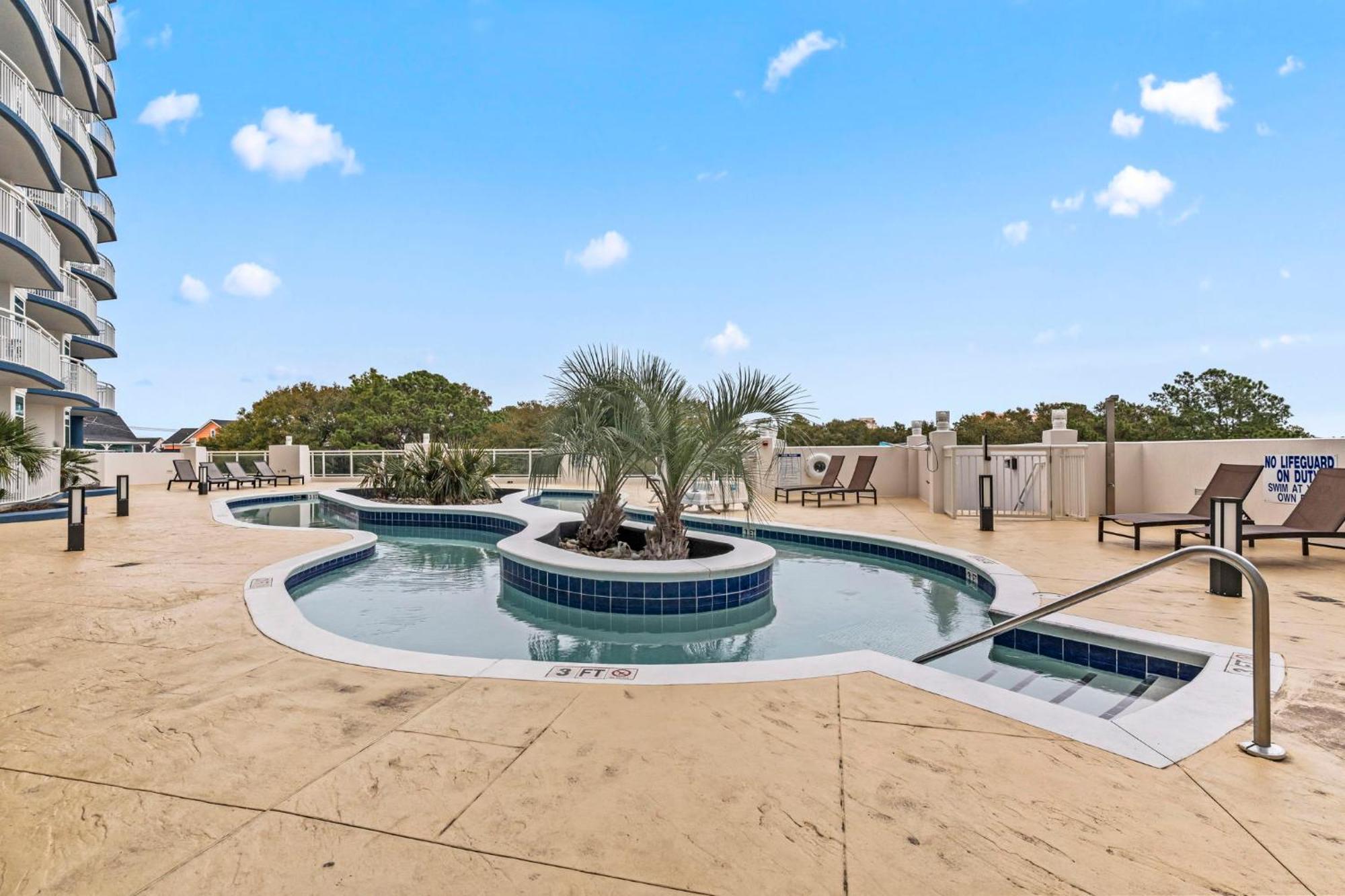 Apartment Horizon At 77th ~ Sleeps 8 ~ 2b/2b ~ Steps To Ocean