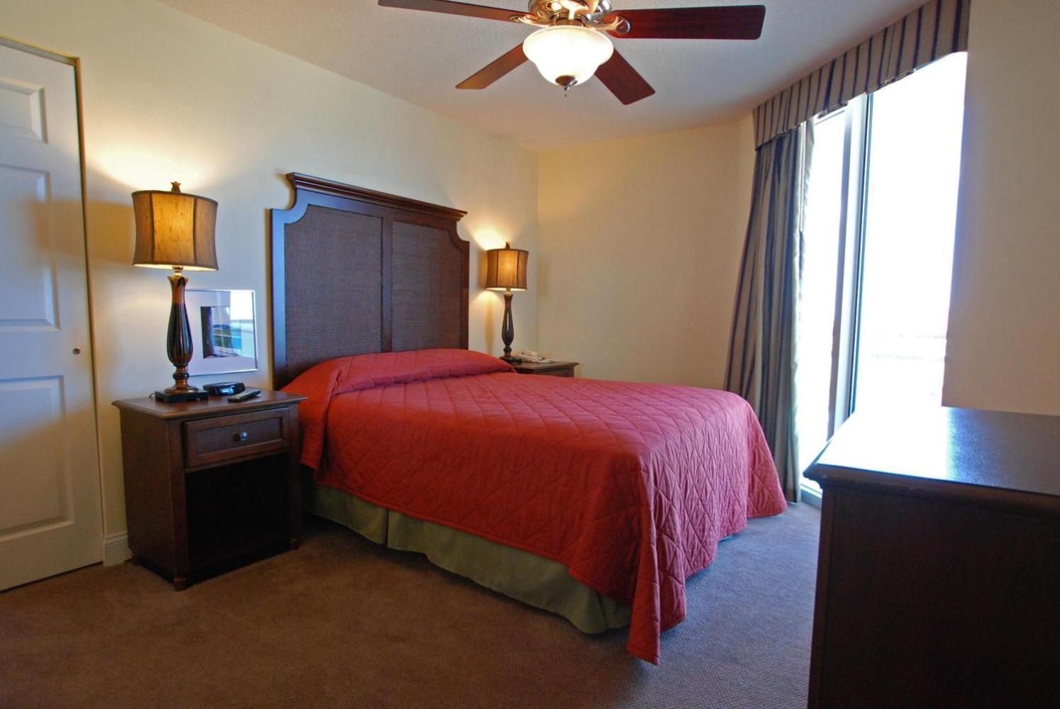 Bahama Sands 702 *