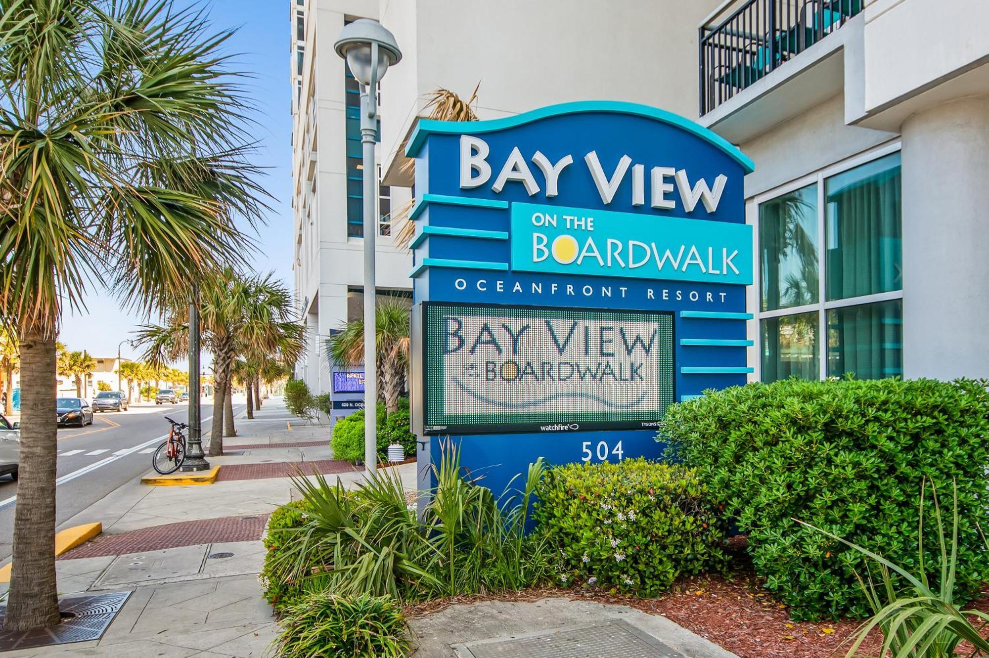 Apartment New Luxury Oceanfront 2br With Relaxing Ambiance
