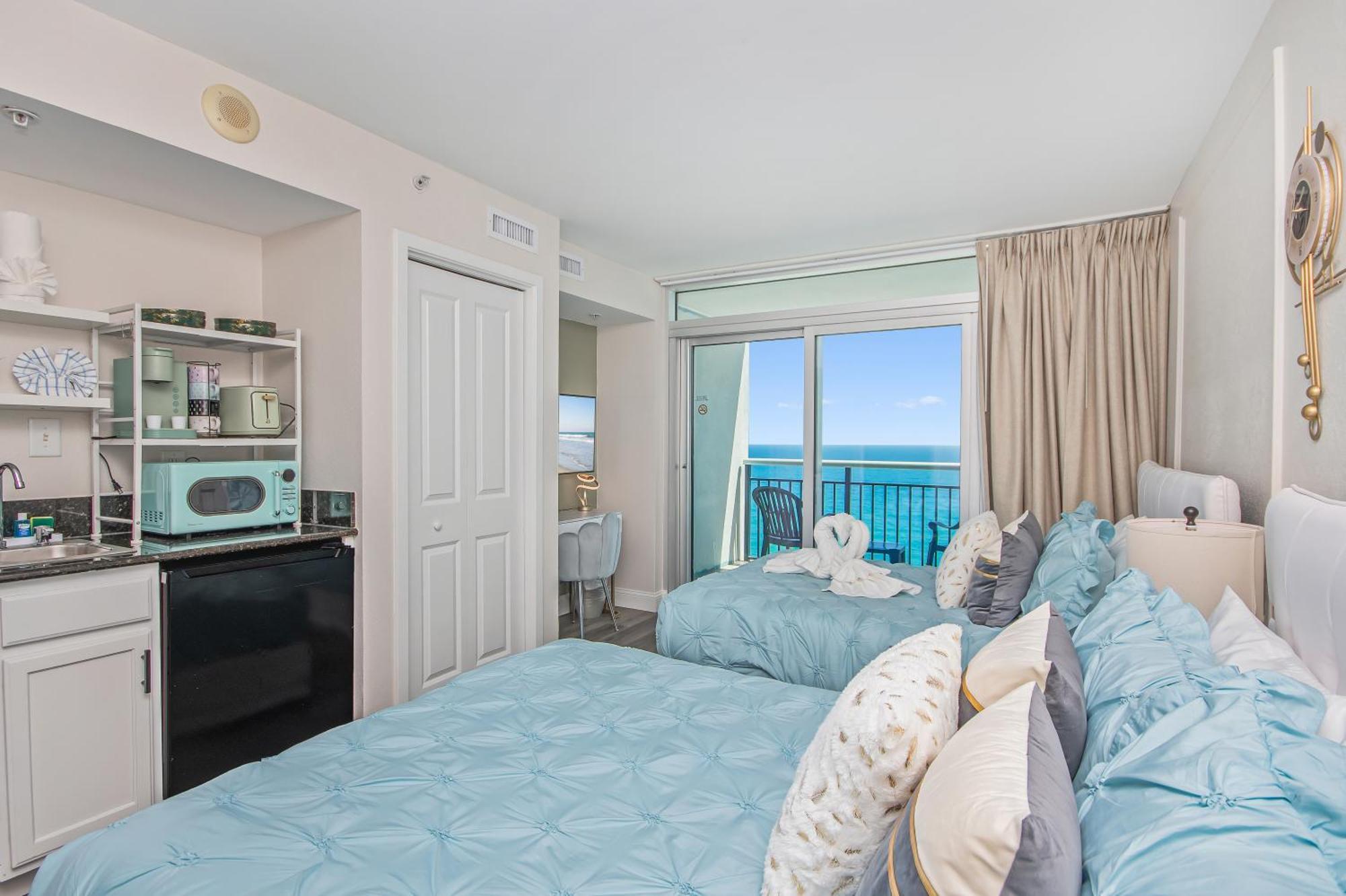 Apartment New Luxury Oceanfront 2br With Relaxing Ambiance