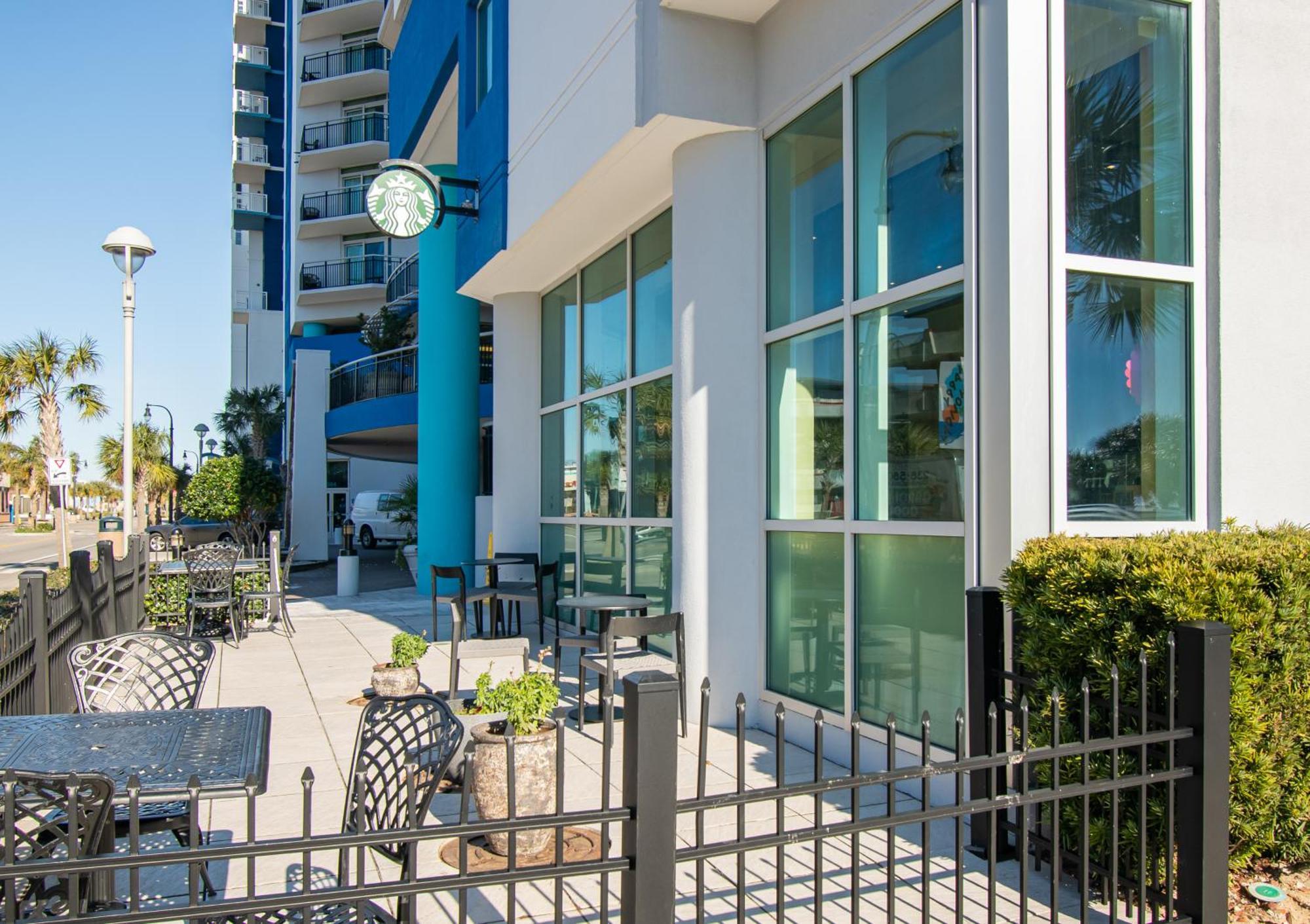 Apartment New Luxury Oceanfront 2br With Relaxing Ambiance