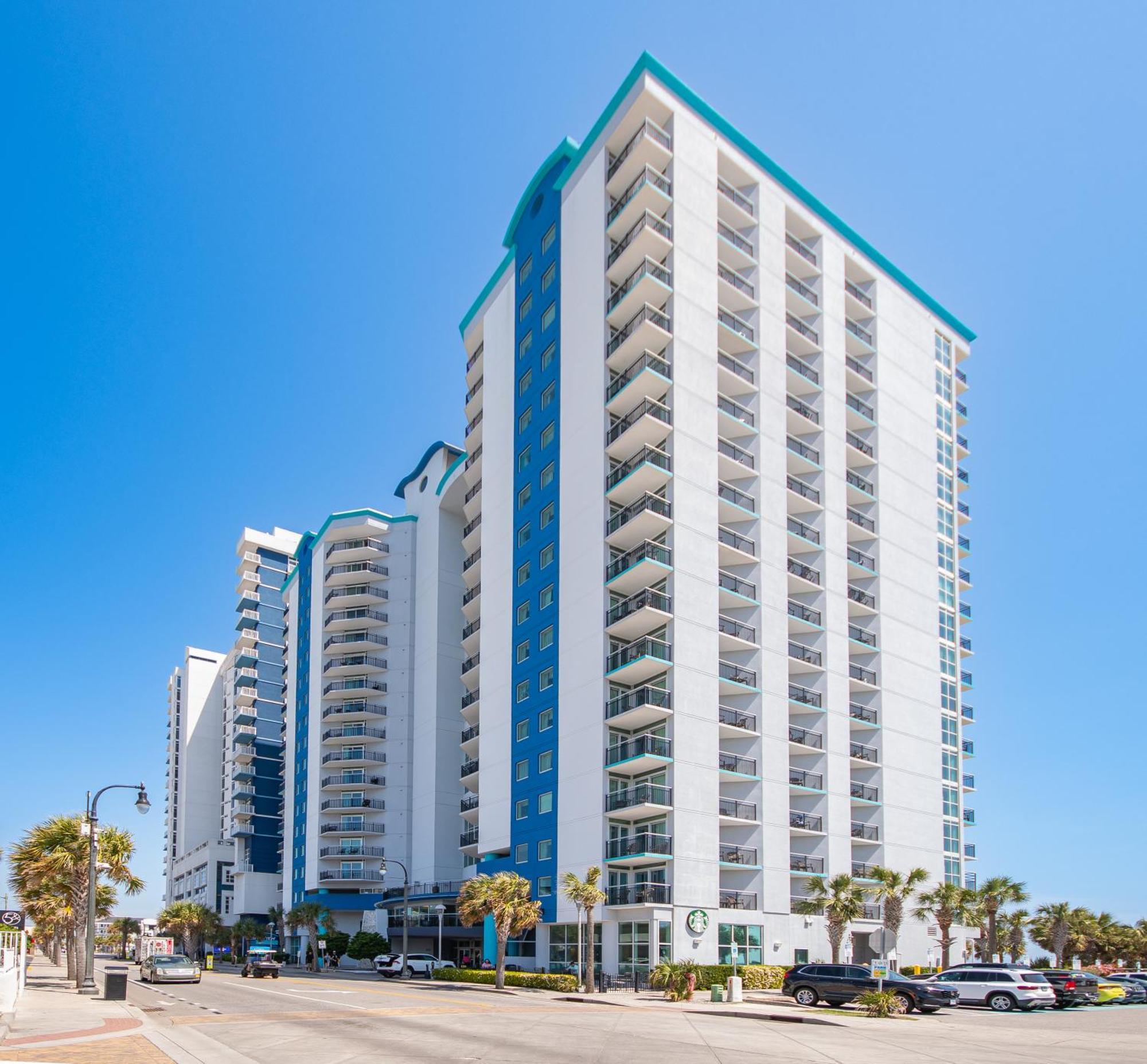 Apartment New Luxury Oceanfront 2br With Relaxing Ambiance