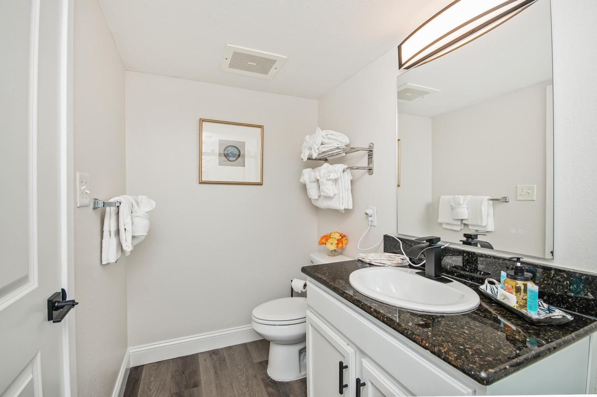 Apartment New Luxury Oceanfront 2br With Relaxing Ambiance *