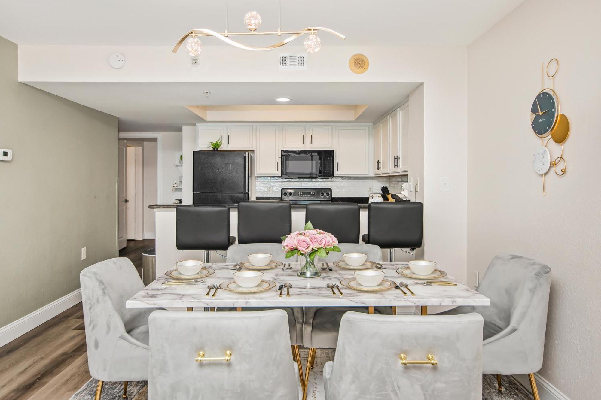 Apartment New Luxury Oceanfront 2br With Relaxing Ambiance *
