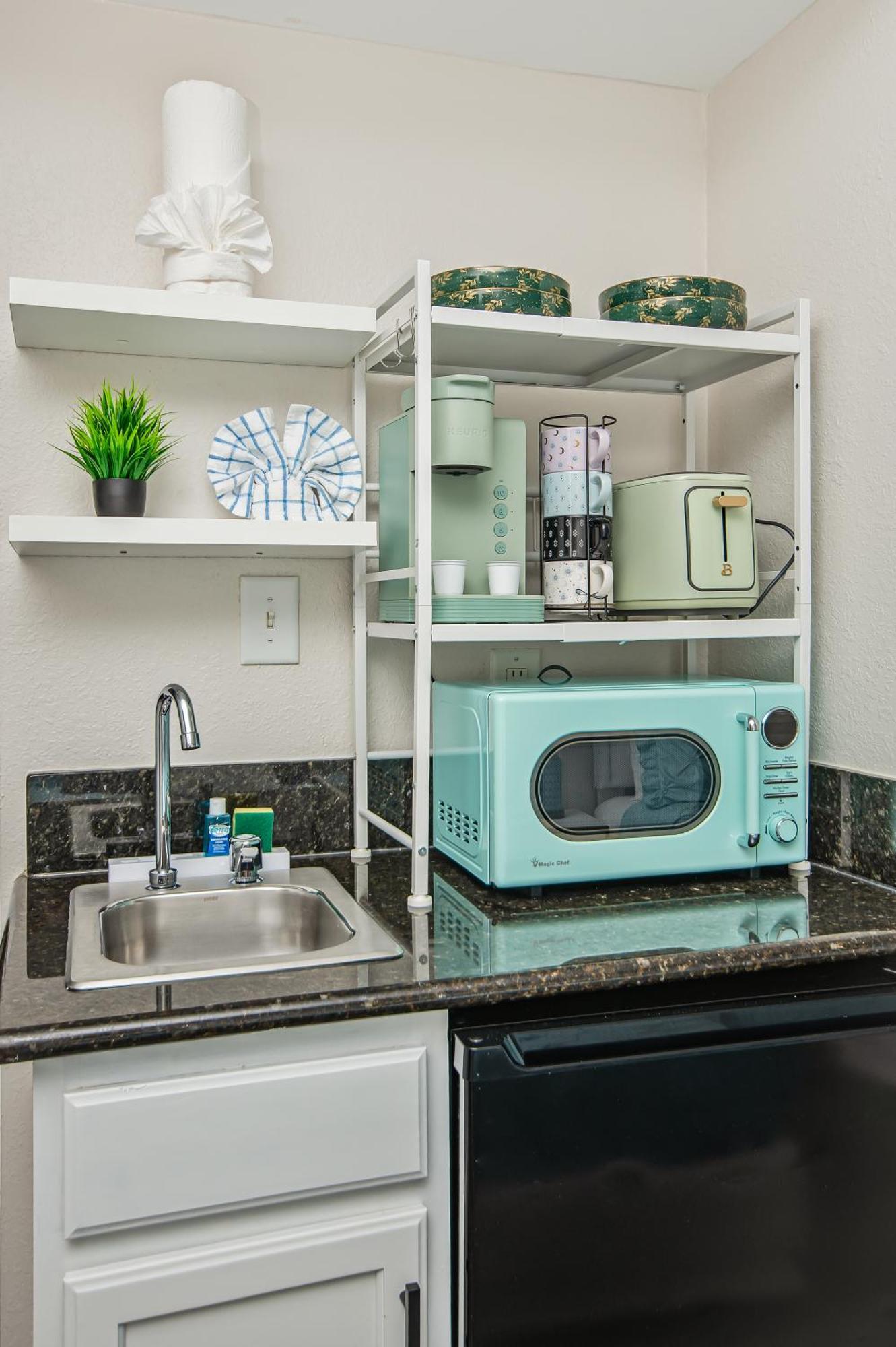 New Luxury Oceanfront 2br With Relaxing Ambiance