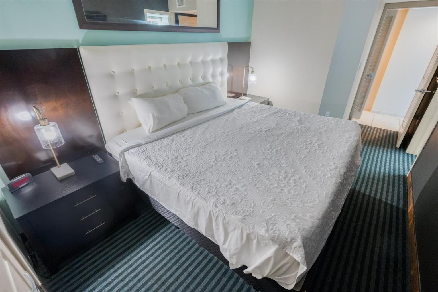 Brand New Oceanfront Honeymoon Suite, Pools, Views Holiday home Myrtle Beach