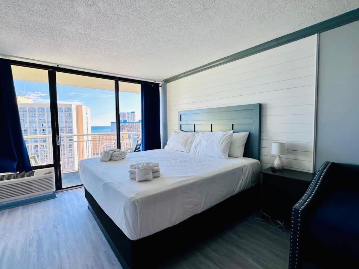 Lovely View Condo,king,pool,free Tickets,m11