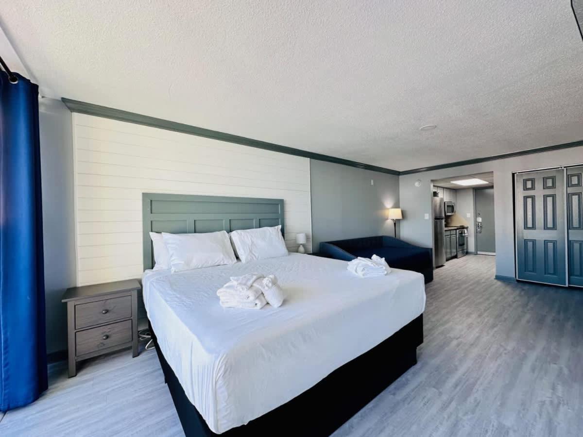 Lovely View Condo,king,pool,free Tickets,m11 Holiday home Myrtle Beach