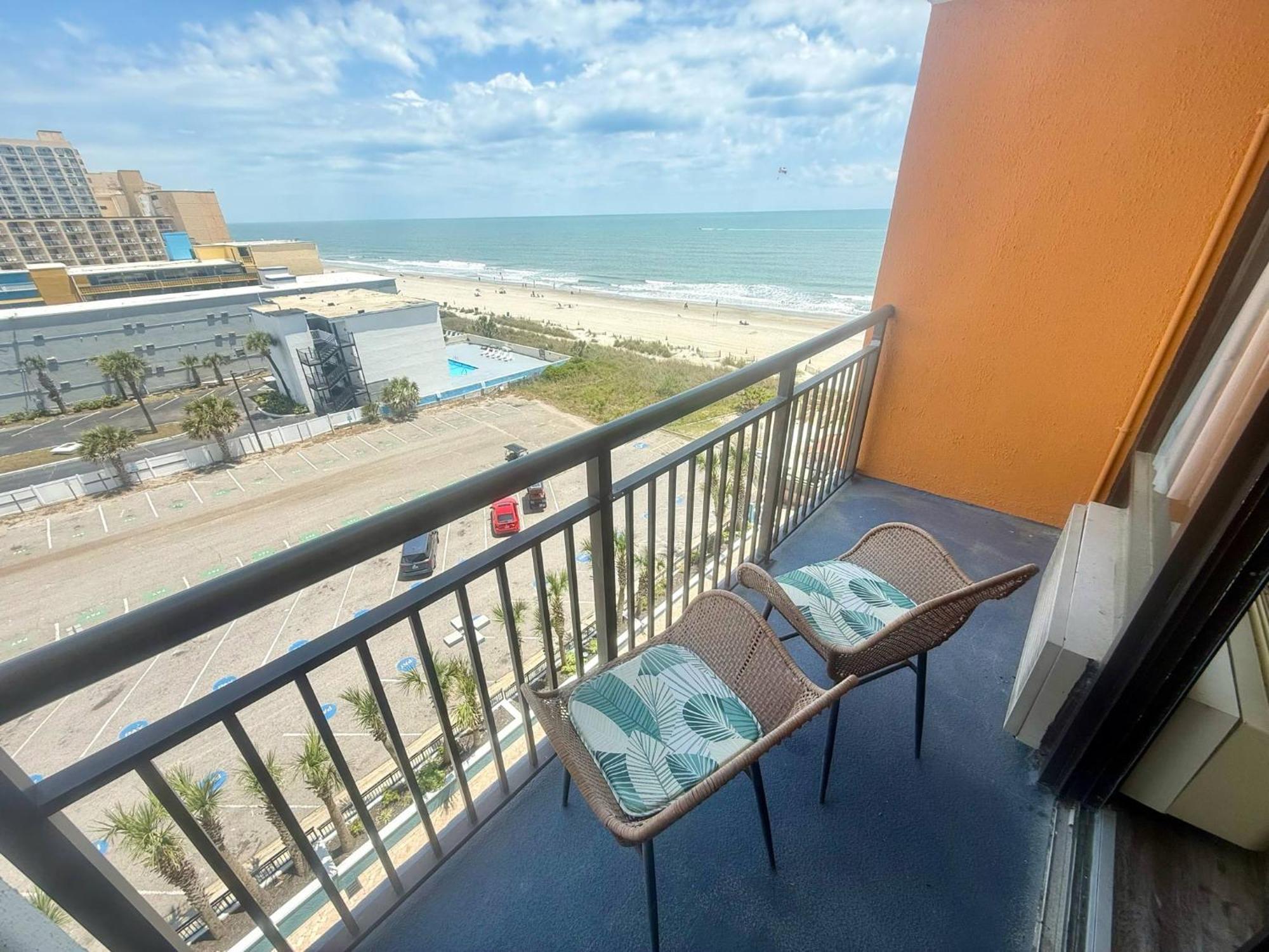 Renovated Oceanview King Unit 8th Floor Landmark Aparthotel