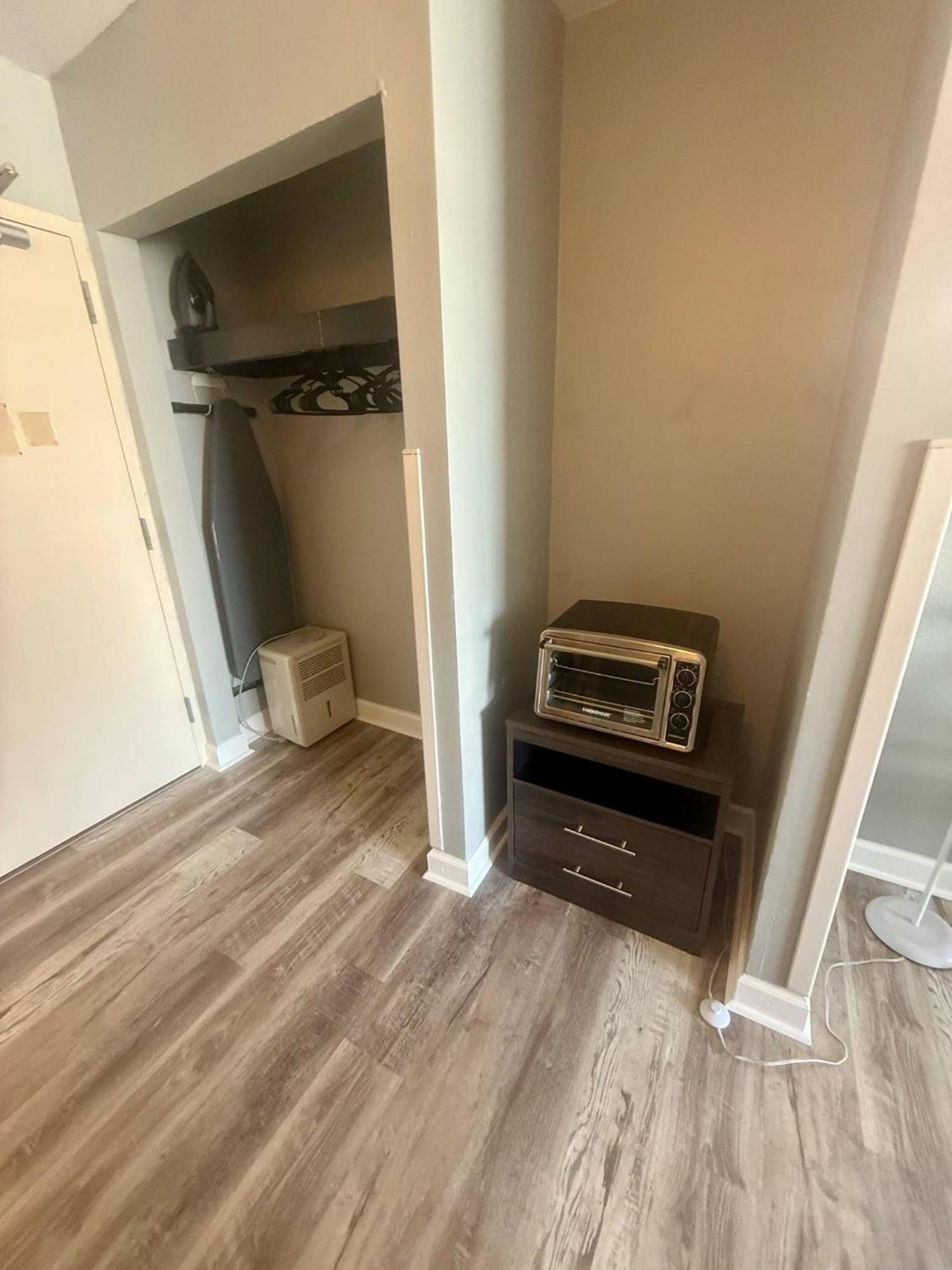 Renovated Oceanview King Unit 8th Floor Landmark