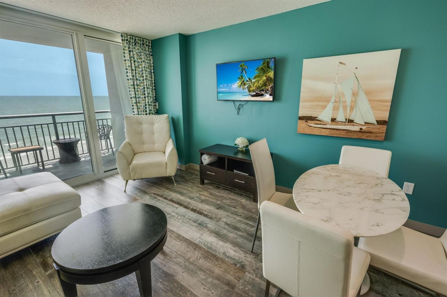 Apartment New Modern, Direct Oceanfront, Boardwalk, Views!