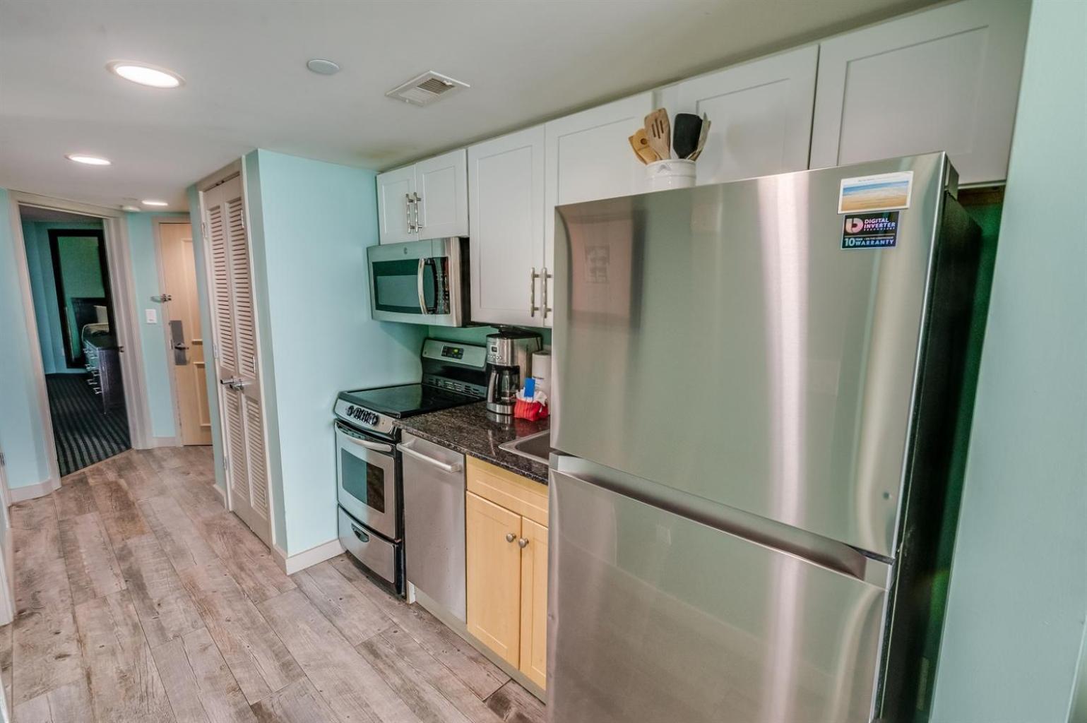 Apartment New Modern, Direct Oceanfront, Boardwalk, Views! Myrtle Beach