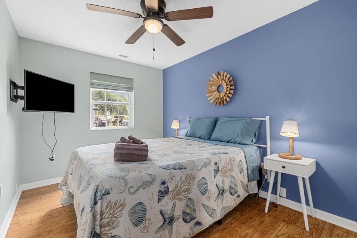 *comfy N. Myrtle House*3 New Queens*steps To The Beach*v384 Myrtle Beach