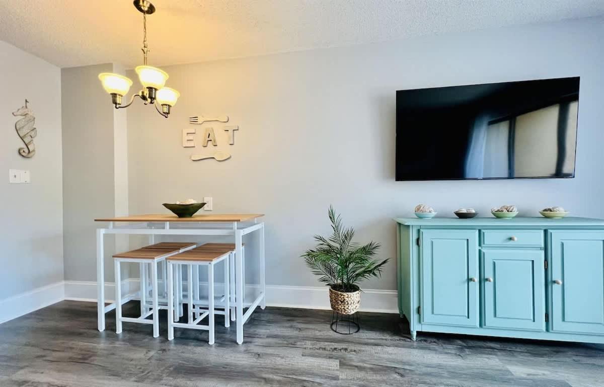 *fresh Myrtle Reno*relax*pools*beach*more*t401 Holiday home